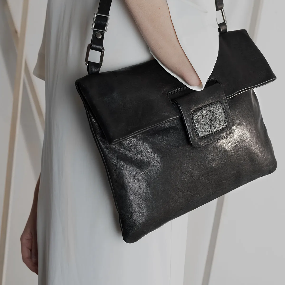 Annis Schultertasche aus Leder