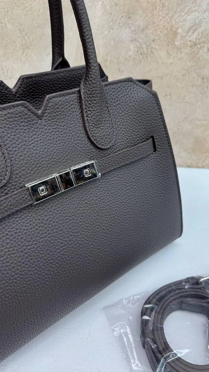 AURORA STRUCTURE” — the leather power bag for everyday icons