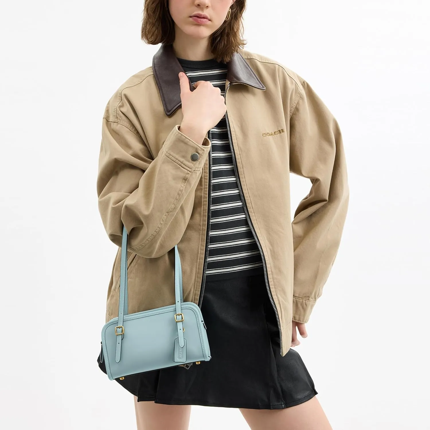 Coach Swing Zip 20