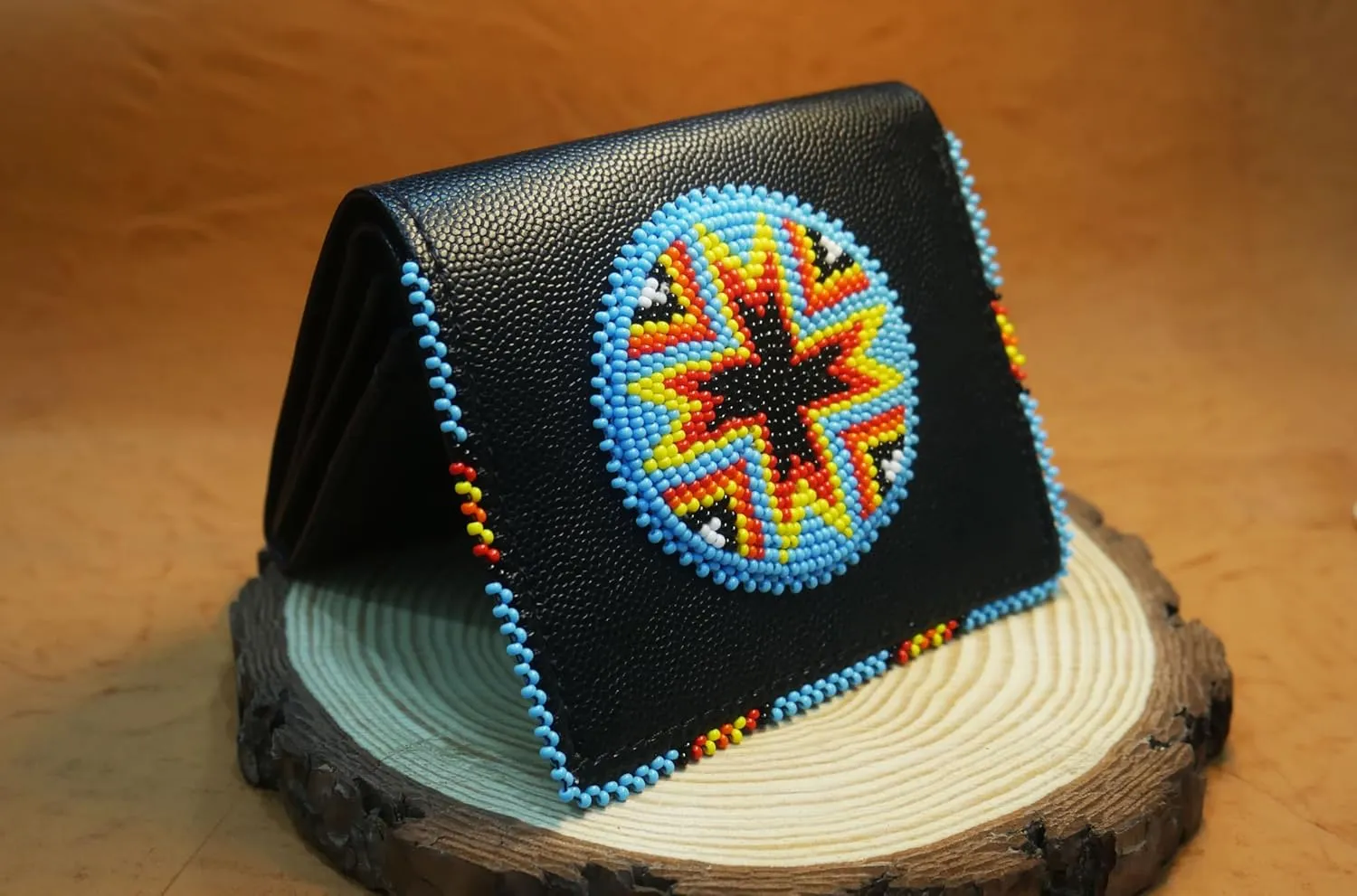Handmade Beaded Leather Wallet for women, Native American Style Seed Beads Bifold Purse, Gift For her, Minimalist Wallet (Black (Sky-Blue Arrow))