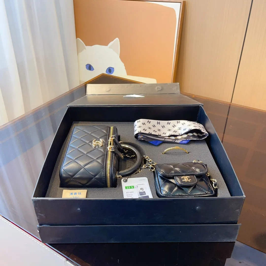 Luxury Leather Ladies Square Handbag Set