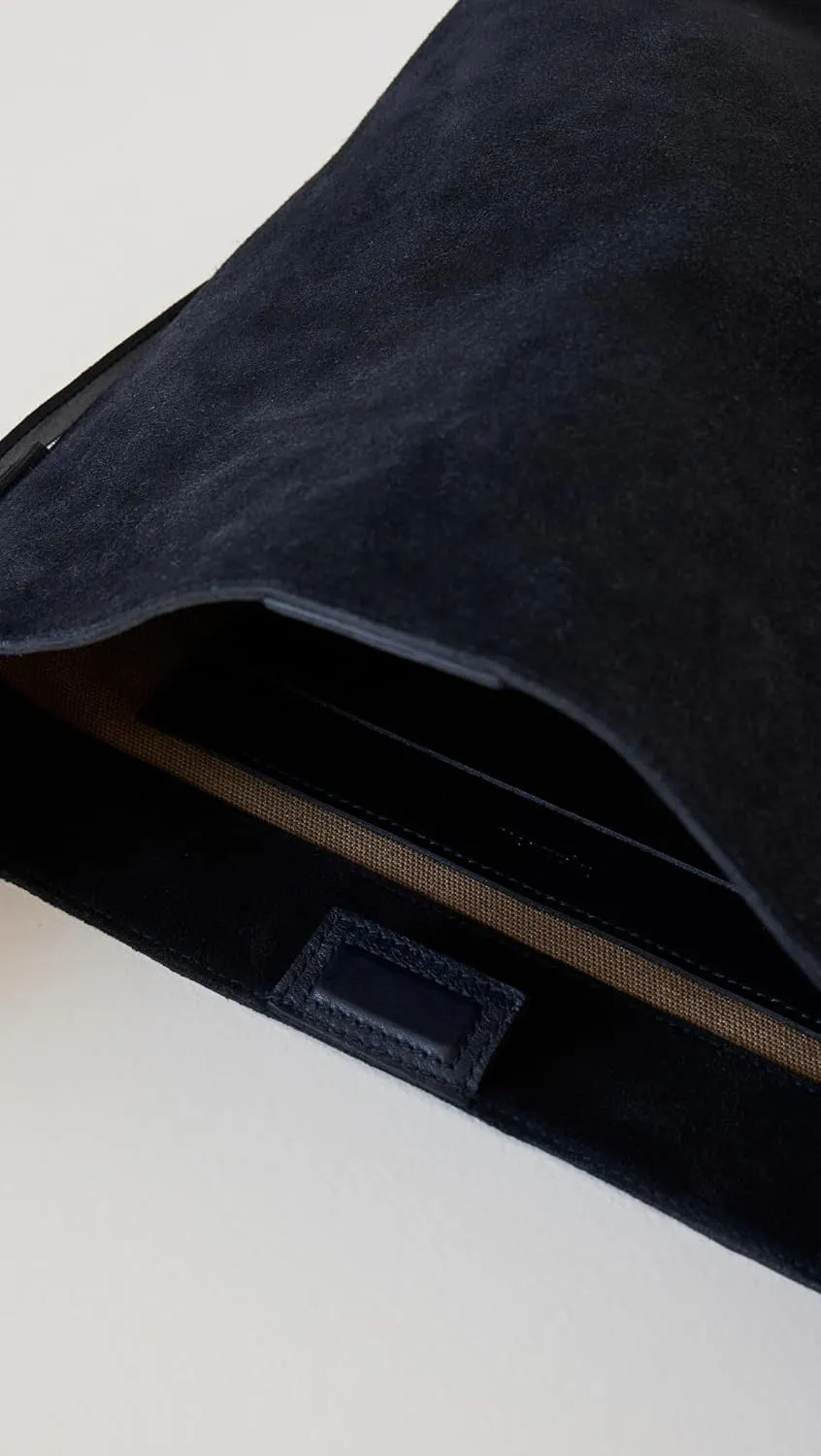Madewell Women's The Essential Bucket Tote in Suede