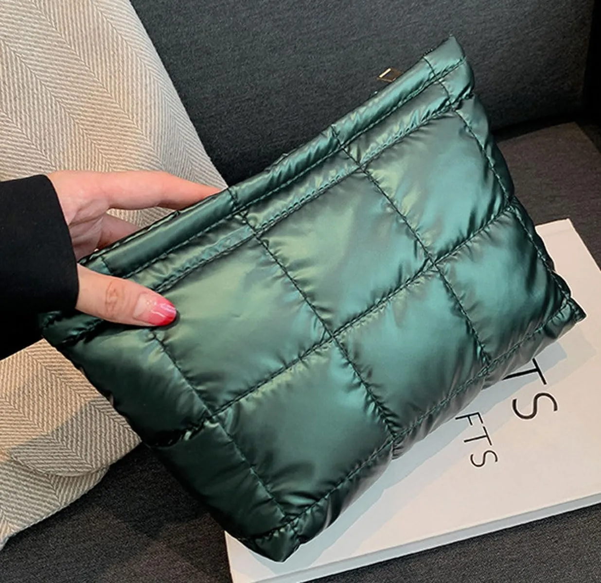 Metallic Quilted Cosmetic Bag Puffy Clutch Vintage Large Toiltry Organizer Makeup Bags for Women, Green