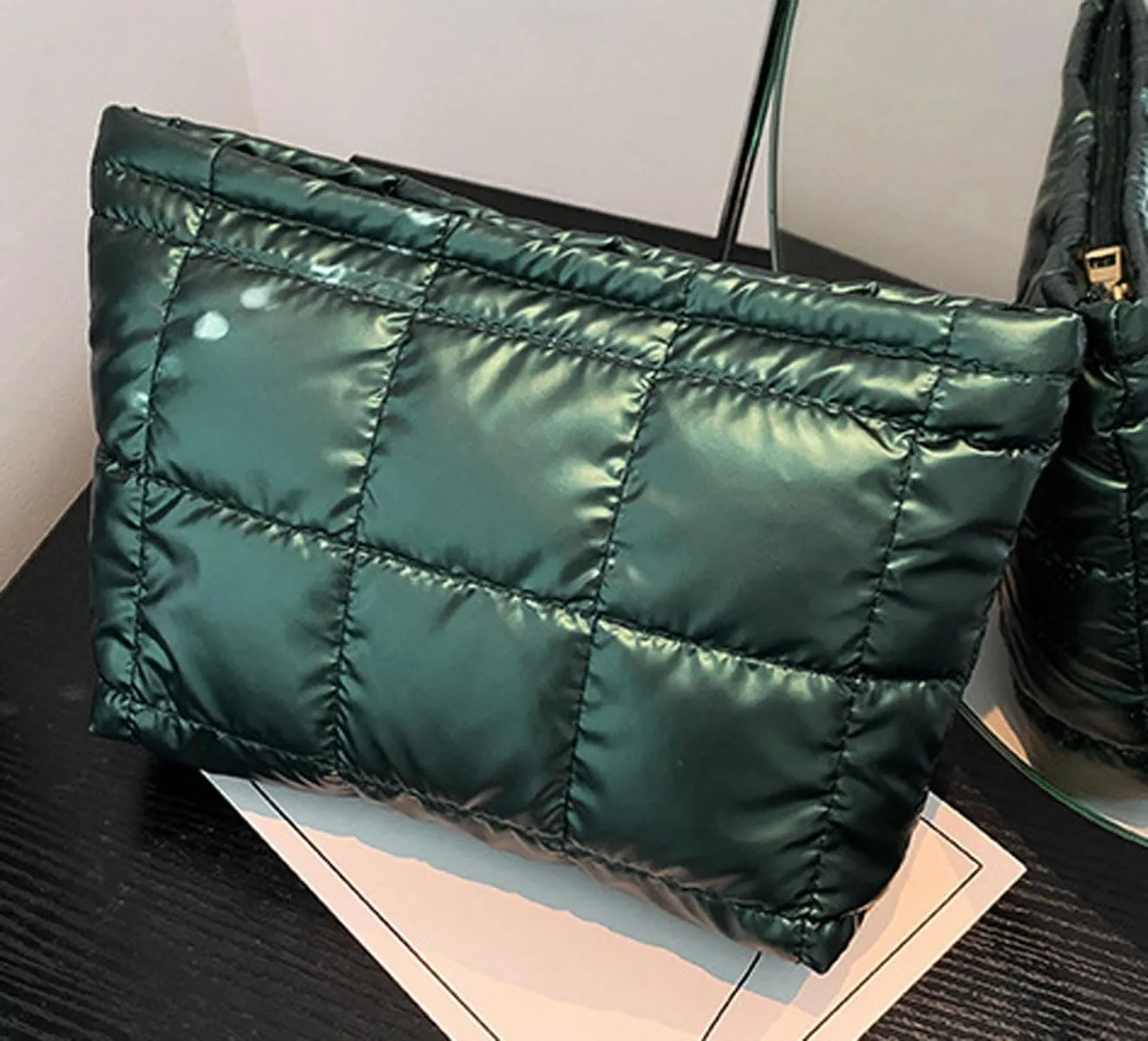 Metallic Quilted Cosmetic Bag Puffy Clutch Vintage Large Toiltry Organizer Makeup Bags for Women, Green