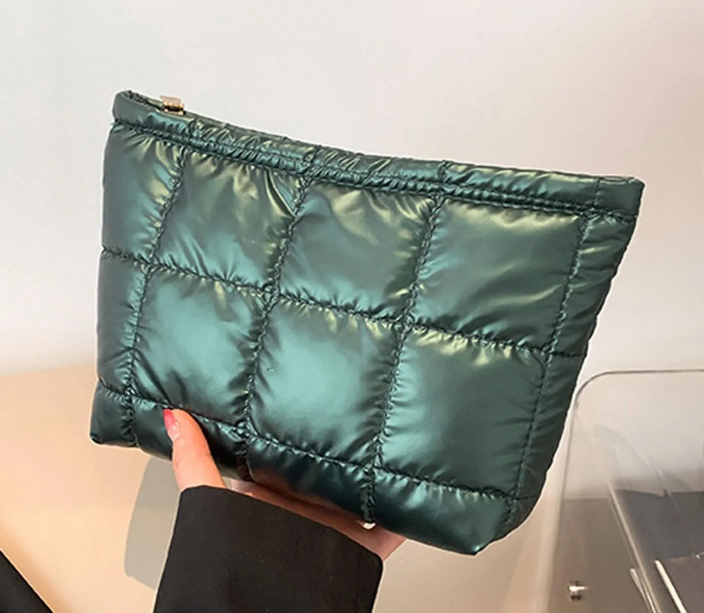 Metallic Quilted Cosmetic Bag Puffy Clutch Vintage Large Toiltry Organizer Makeup Bags for Women, Green