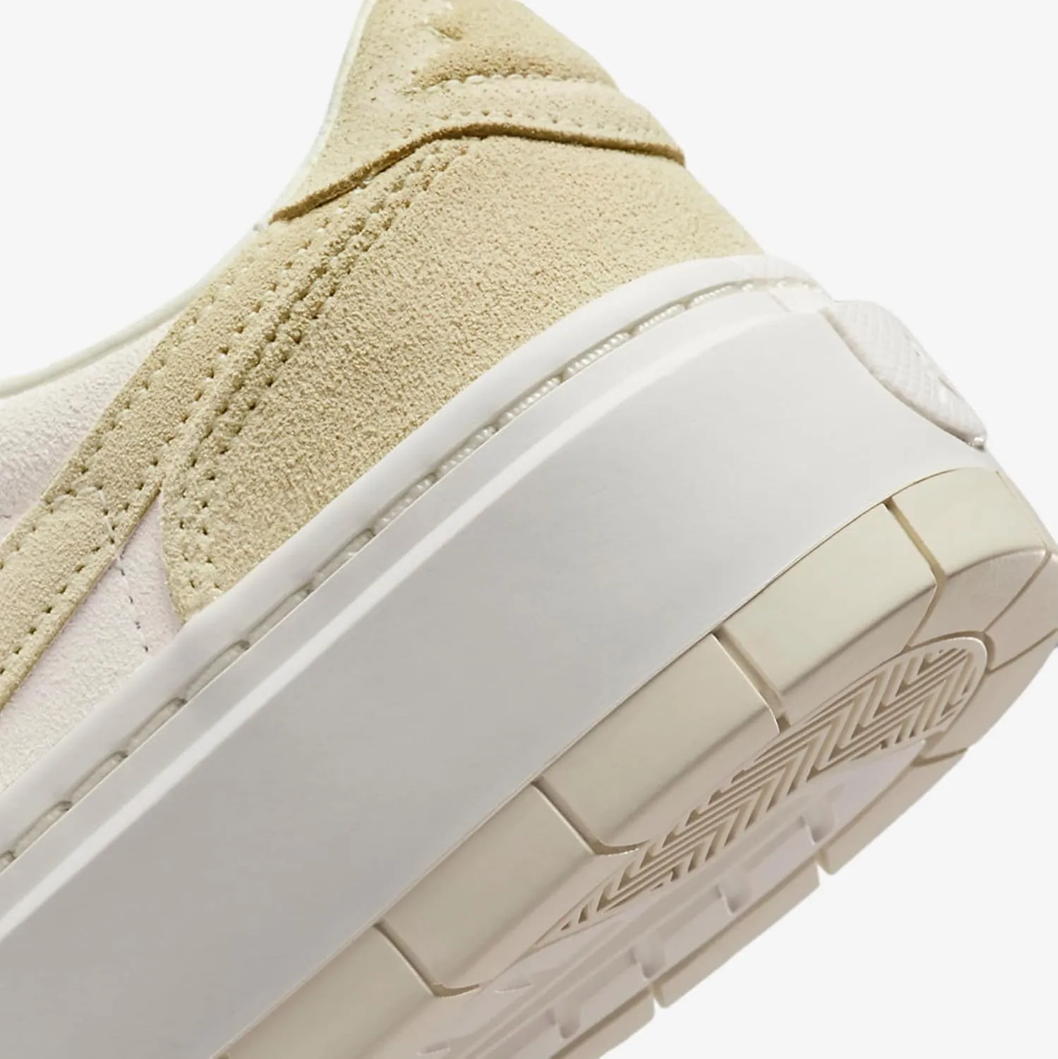 Nike Women's Modern