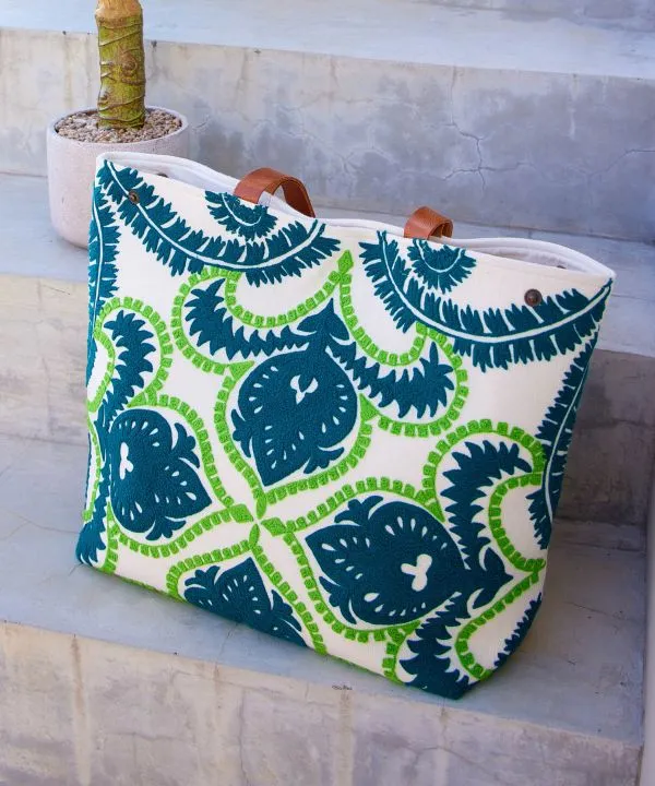 Nomadic Pattern Embroidery Tote Bag