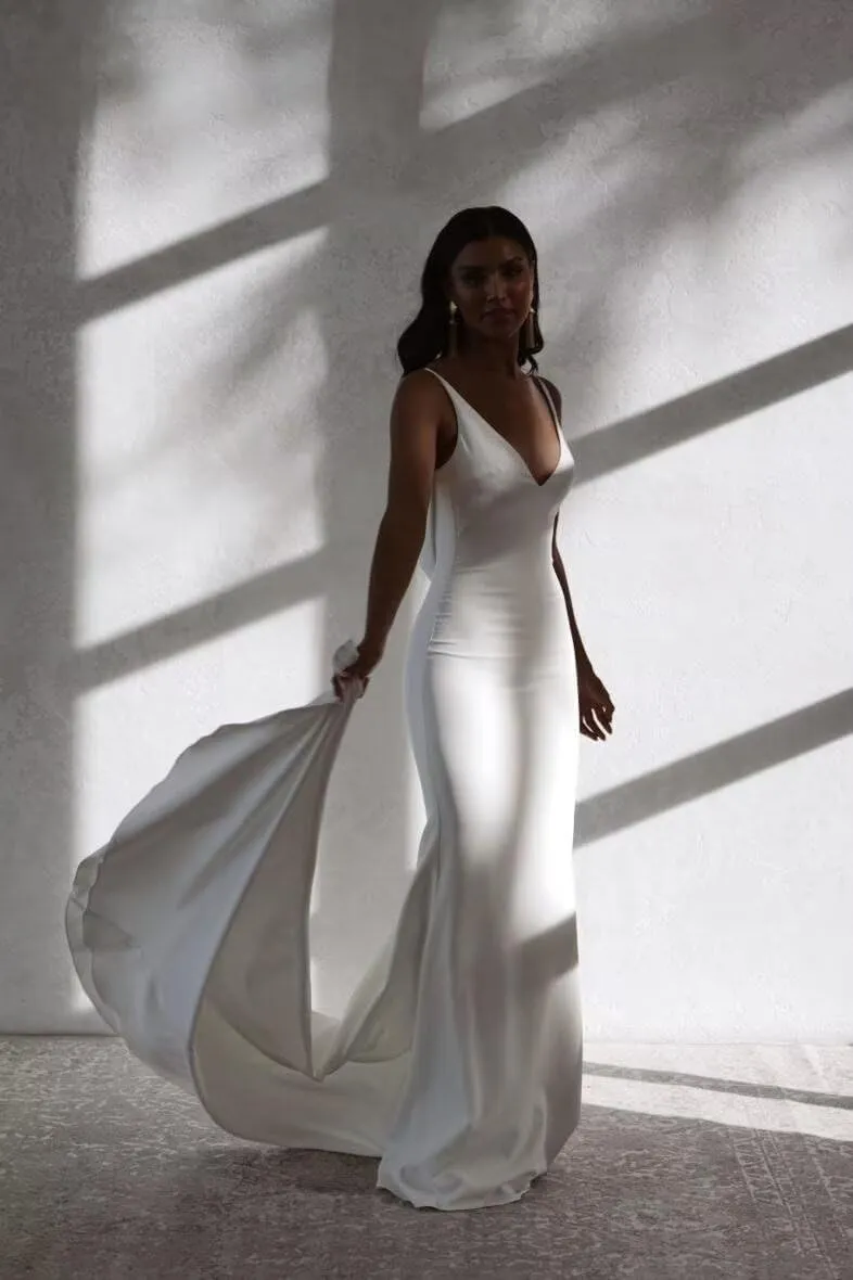 Simple Mermaid Wedding Dresses for Bride 2025 Boho Beach Satin Sleeveless Bridal Gown with Train
