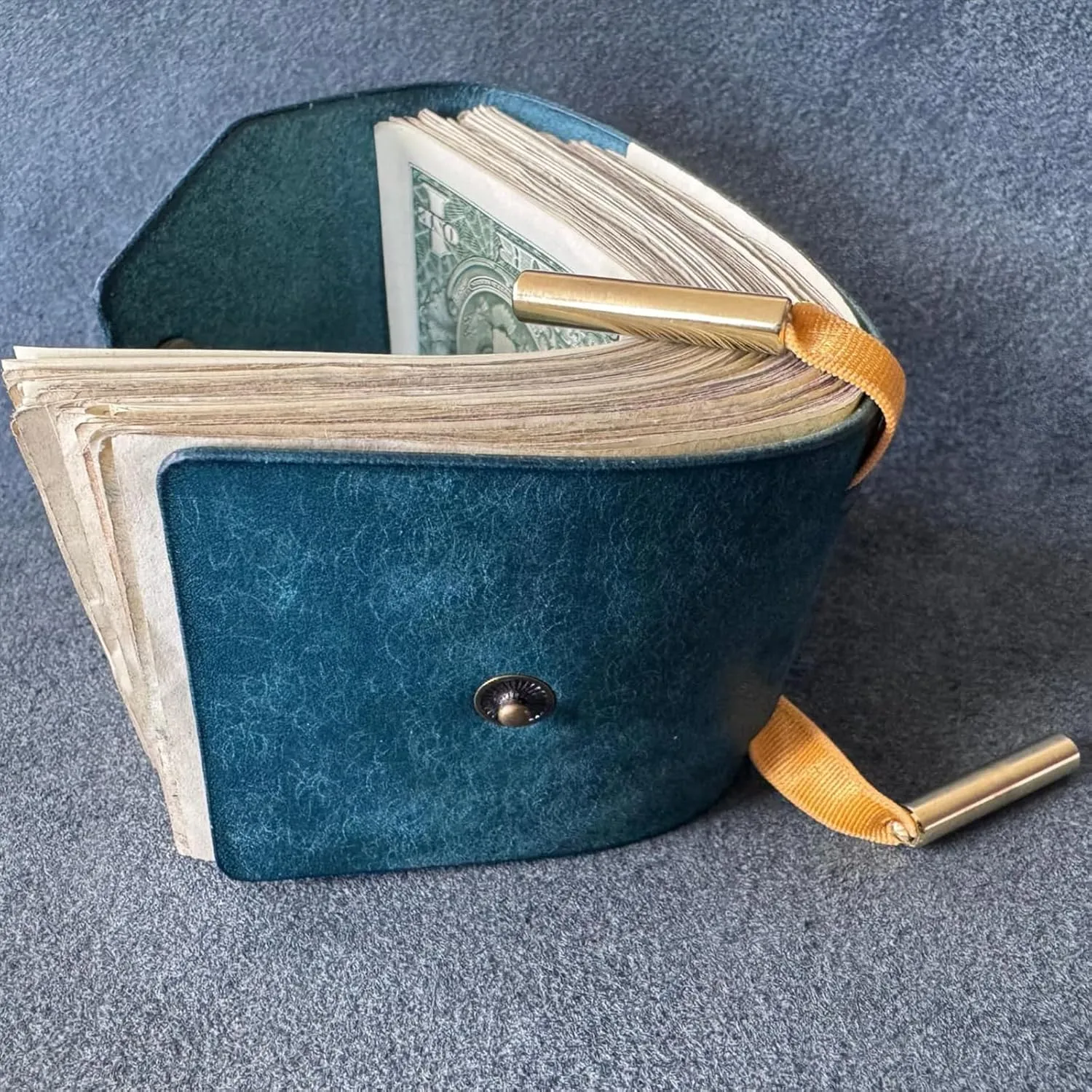 The Cash Wrap Wallet, Fast Cash Access Money Holder for Cash, Handy Purse Bands with Magnetic Clasp, Small Compact Luxury Pocket Wallet 1 to 99 bills (Green)