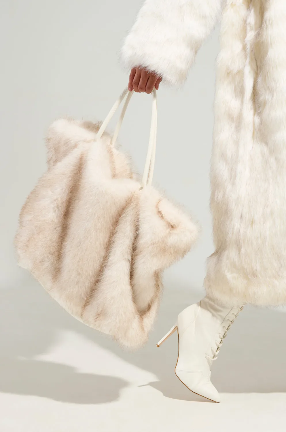 TOASTIE FAUX FUR TOTE