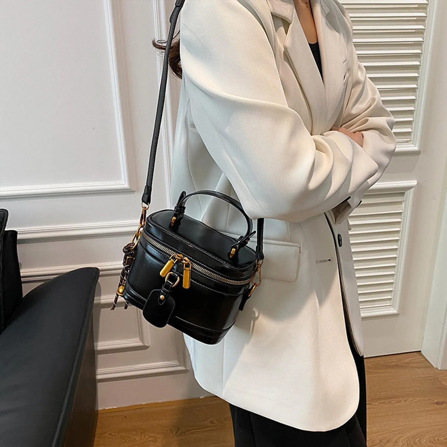 Women'S Elegant Minimalist Handbag Bucket Bag With Bell Fashion Vintage Pu Box Shape Handbag Crossbody Shoulder