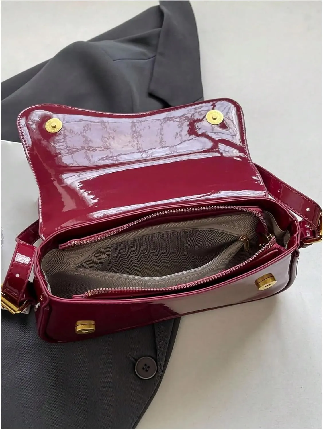 Women's Minimalist Patent Leather Shoulder Bag Trendy Handbag Elegant Purses