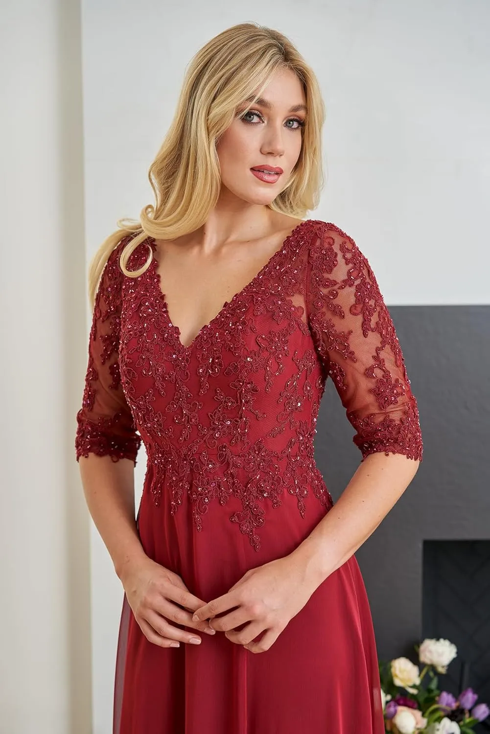 Women's V Neck Lace Mother of The Bride Dresses Short Sleeve Chiffon Long Formal Party Gown with Slit